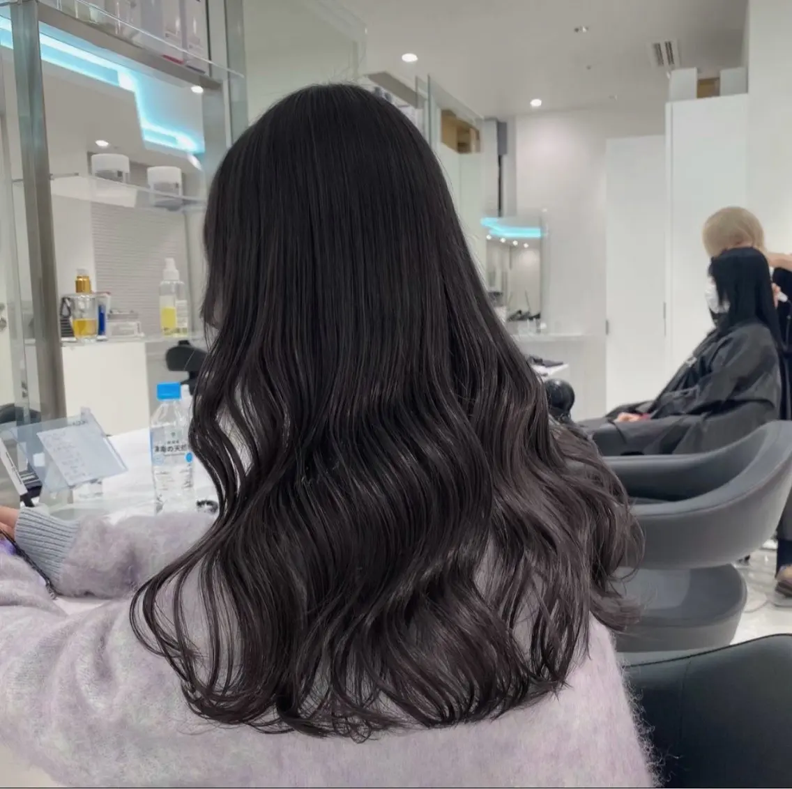 ロング カラー ヘアカラー トリートメント ラベンダー💜 グレージュ🩶のヘアスタイル