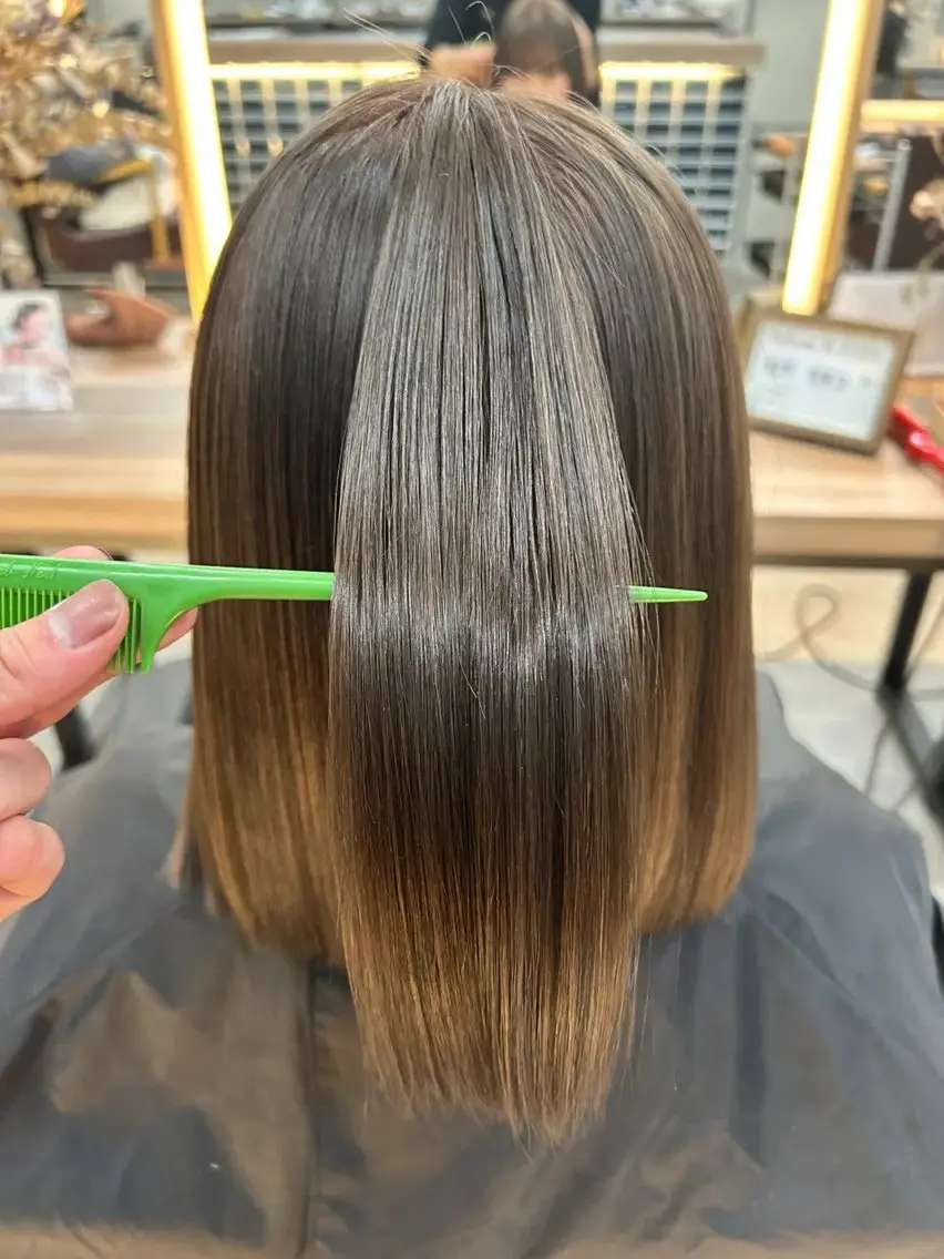 ミディアム カラー ベージュカラー 透明感カラー オリーブベージュ 髪質改善 ヘアカラー 💎艶髪／縮毛特化 世麗💎のヘアスタイル