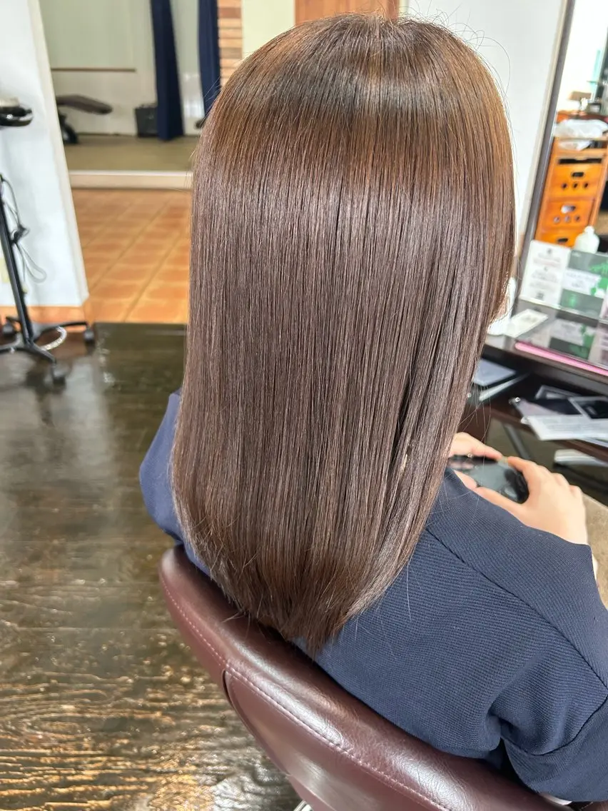セミロング カラー グレージュ ハイライトカラー インナーカラー ボブ ハイライト カット ヘアカラー トリートメント 康本将輝 🦩髪質改善🦩のヘアスタイル