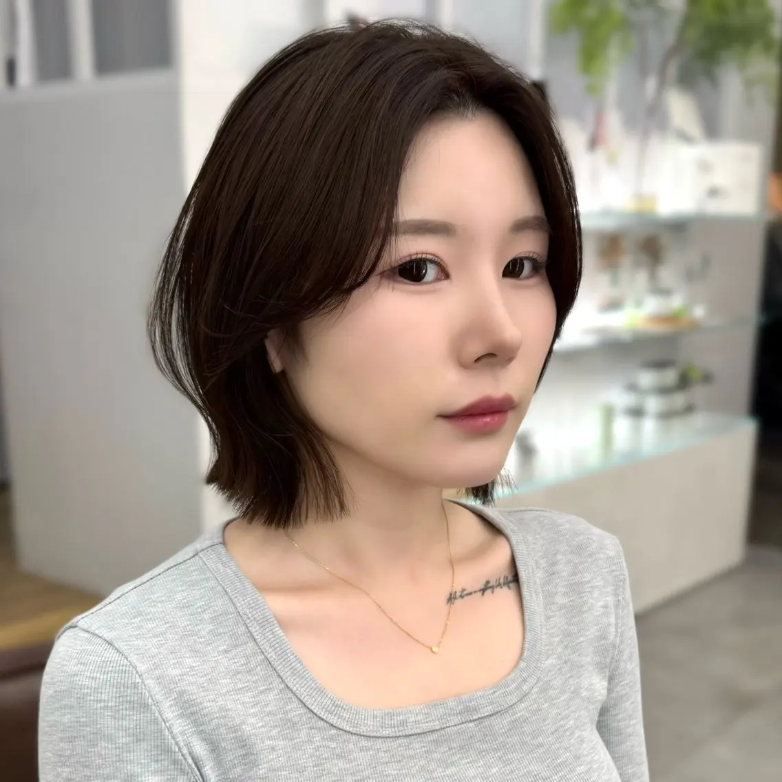 ショート 切りっぱなしボブ ボブ くびれヘア 韓国風ヘア カット ヘアカラー タンバルモリ/ タッセルボブ/神山のヘアスタイル