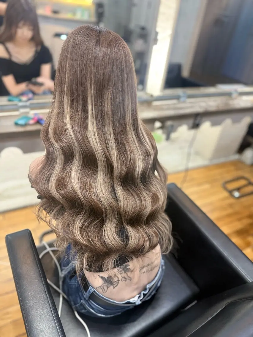 ロング エクステ ハイライト エクステ Lovestasy 天神店のヘアスタイル