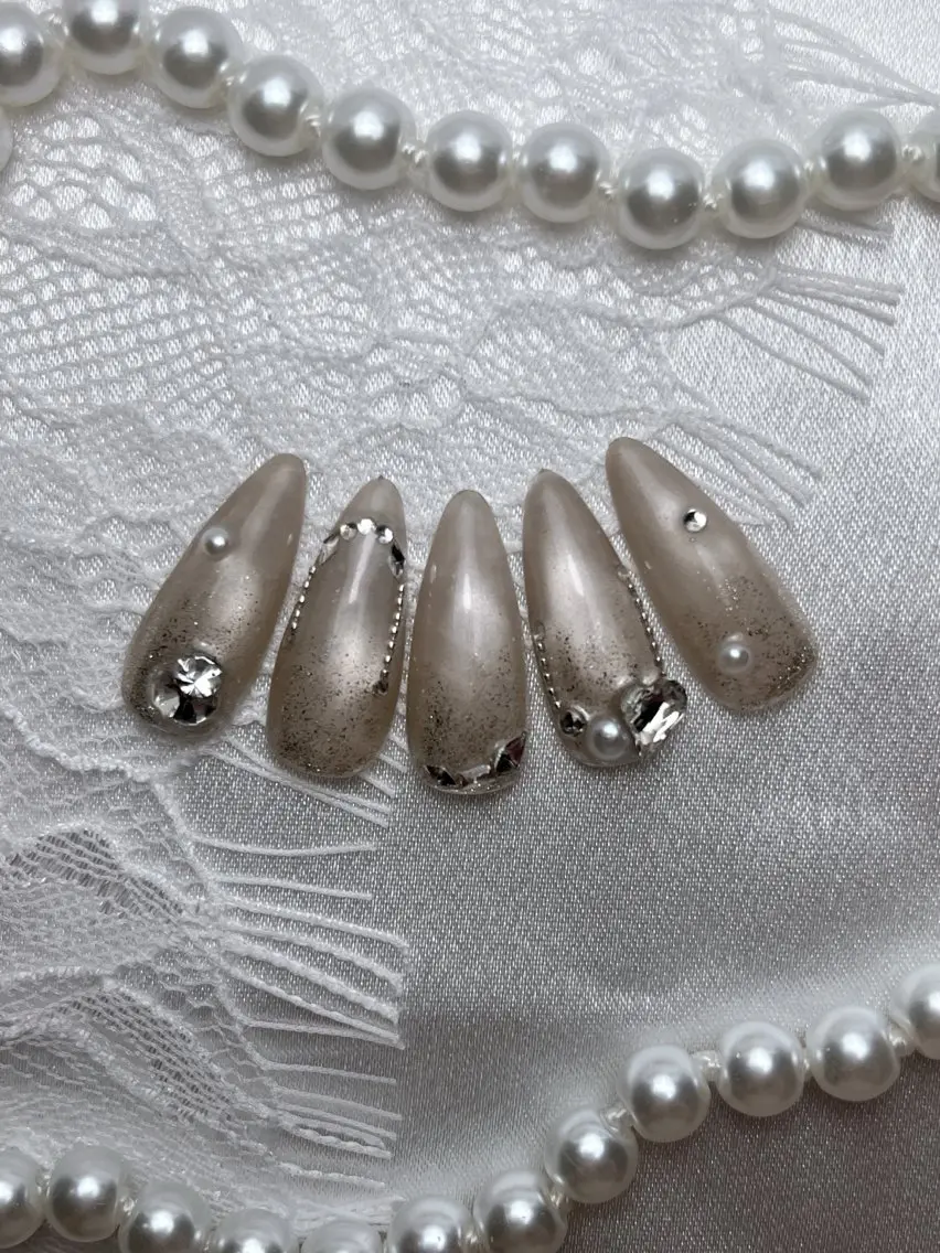 ネイル ガーリー ワンホンネイル ハンドネイル Swan Nailのネイルデザイン