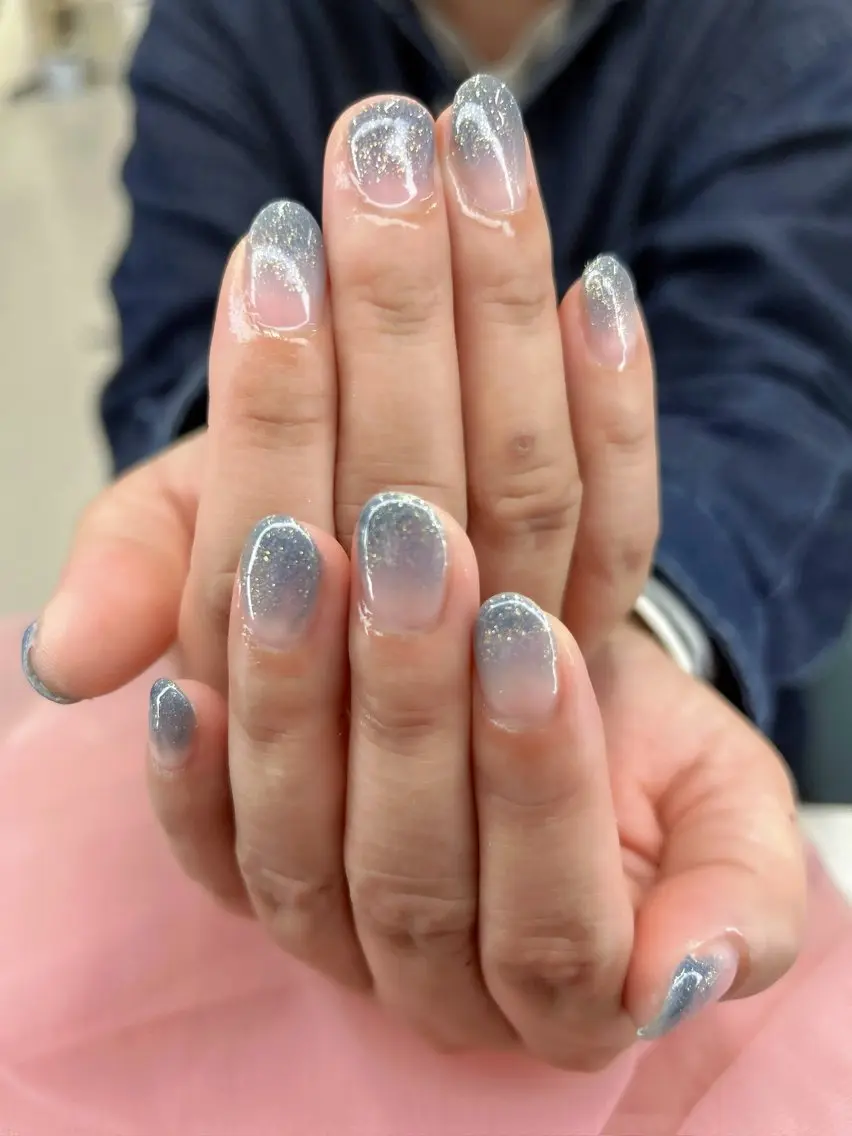 ネイル ブルー グラデーション ラメ(グリッター) ラメグラデーション シンプルネイル ❀pom nail❀ aya.のネイルデザイン