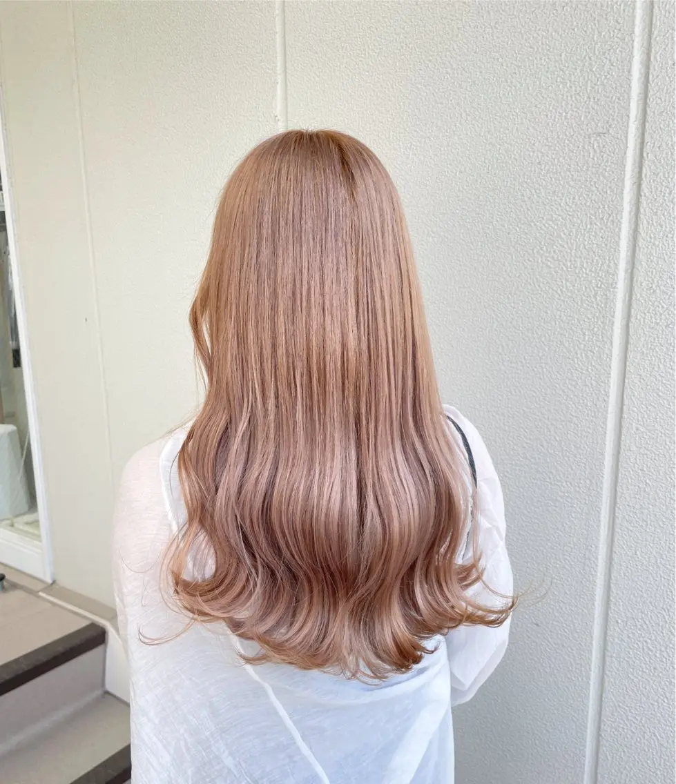 ロング カラー ヘアアレンジ ベージュカラー ミルクティーベージュ ヘアカラー トリートメント ヘッドスパ ヘアセット 艶カラー✨縮毛矯正✨ 翁長孝輔のヘアスタイル