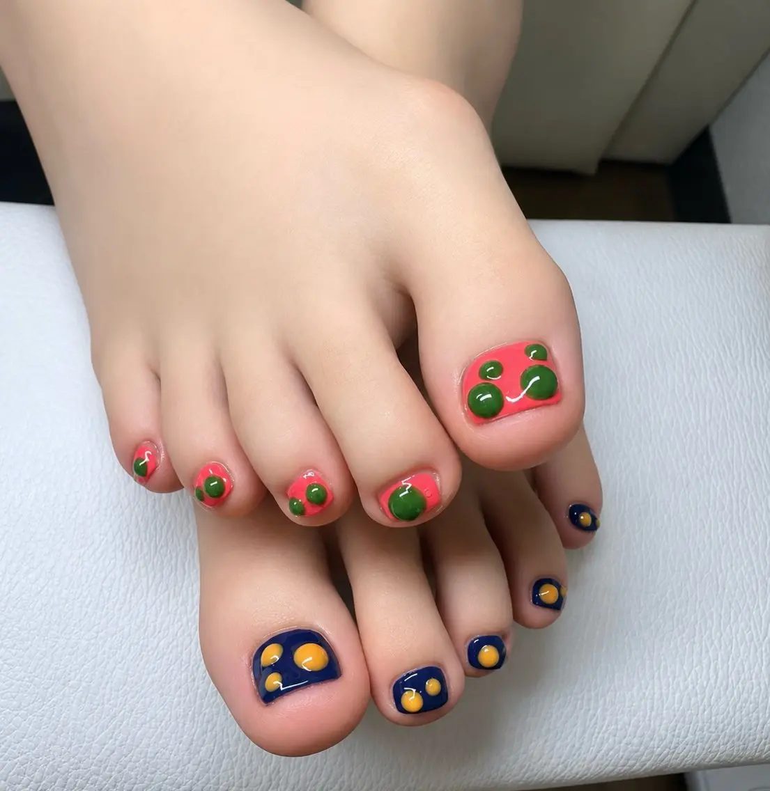 ネイル MIKA RUBY NAIL SLONのネイルデザイン