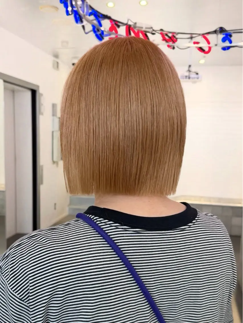 ショート カラー ヘアアレンジ ブリーチ 透明感カラー ダブルカラー ブリーチなしカラー 韓国風ヘア カット ヘアカラー トリートメント ヘッドスパ ヘアセット レイヤーカット×透明 感カラー💫AINAのヘアスタイル