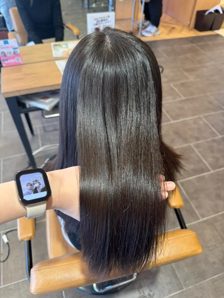 セミロング カット 縮毛矯正 松下 紗季のヘアスタイル