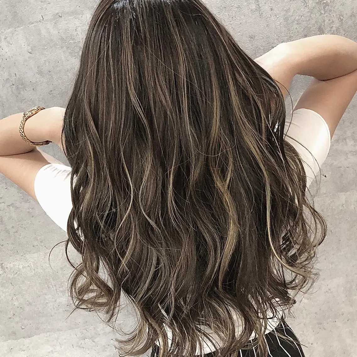 ロング カラー ハイライトカラー ハイライト ✨MiL✨ ✨心斎橋✨のヘアスタイル