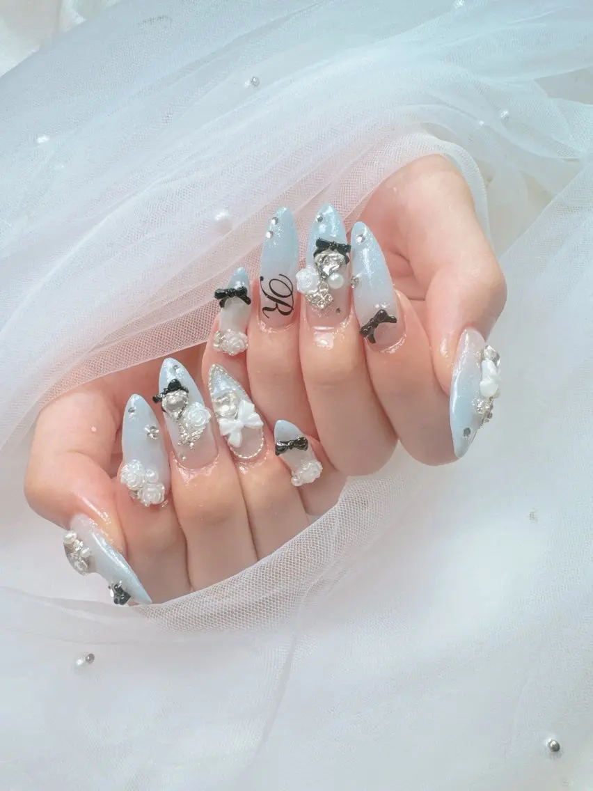 ネイル アートネイル チークネイル フレンチネイル ジェルネイル ガラスフレンチ ハンドネイル Queeens nailのネイルデザイン