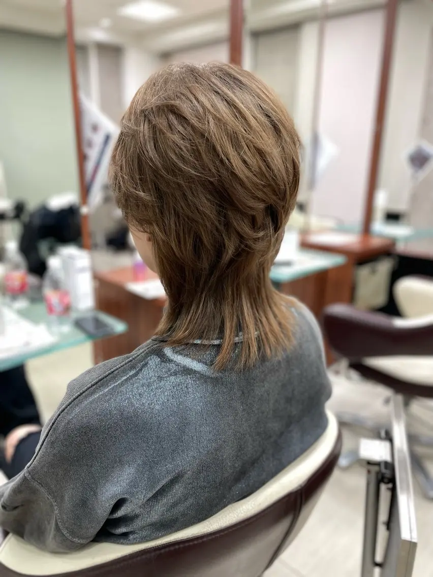 ミディアム カラー メンズ メンズブリーチ メンズハイトーン メンズウルフカット ブリーチ ケアブリーチ カット ヘアカラー トリートメント 牧野恭平 【★酸性縮毛矯正★】のヘアスタイル