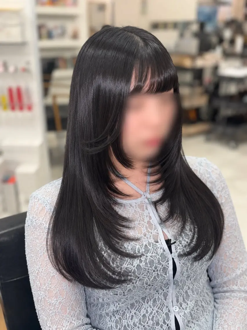 ロング 顔まわりレイヤー レイヤーカット ロング 小顔カット 森元 優衣のヘアスタイル