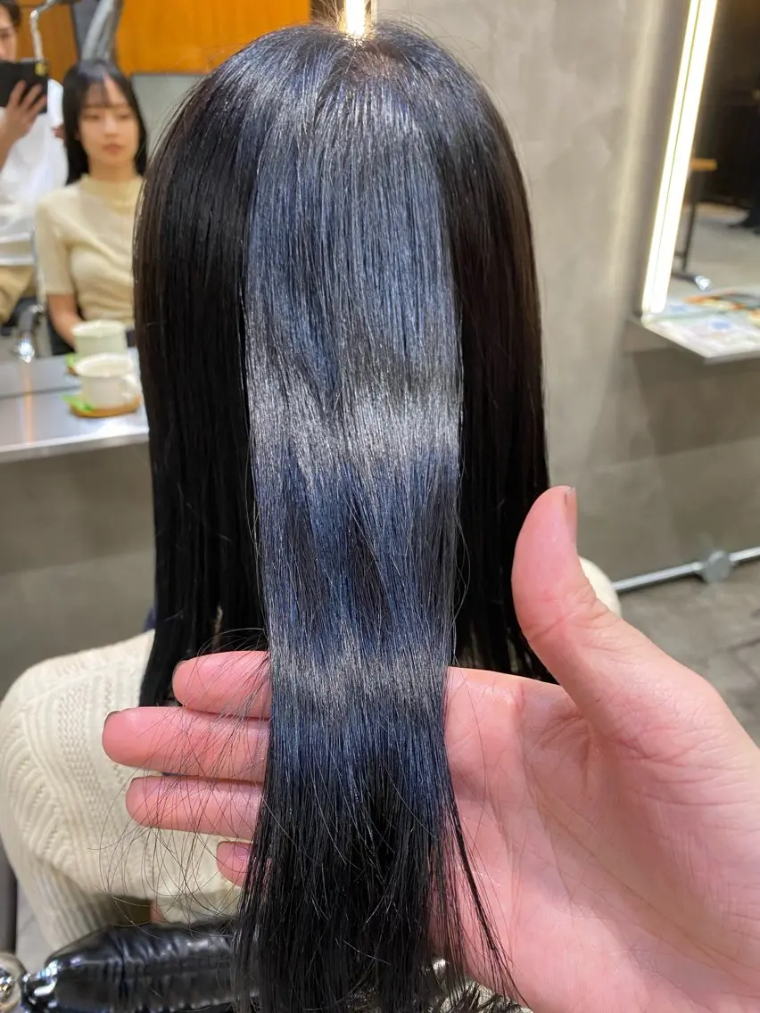 カラー 黒髪 ブルーカラー ブルーブラック カット ヘアカラー トリートメント 透明感カラー🌿 グレージュ🐺陽介のヘアスタイル