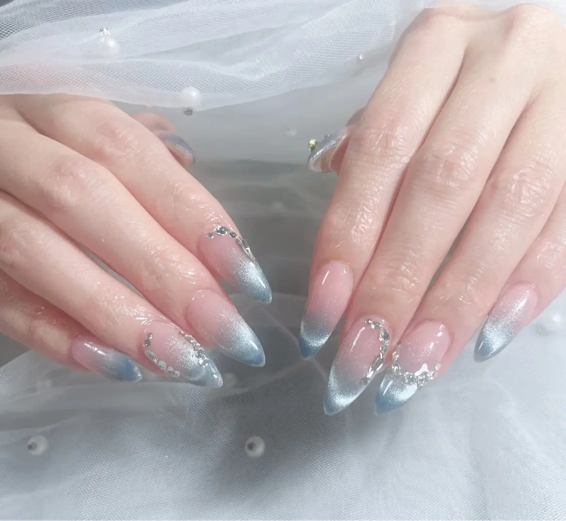 ネイル オーロラネイル クリアネイル フラッシュネイル ジェルネイル グラデーション ハンドネイル Amee Nail Salonのネイルデザイン