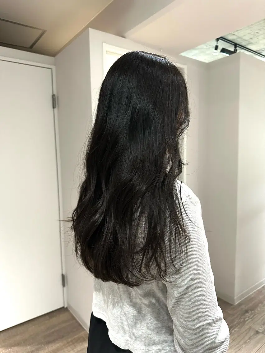 ロング レイヤーカット ヘアカラー トリートメント 山本 菜月のヘアスタイル