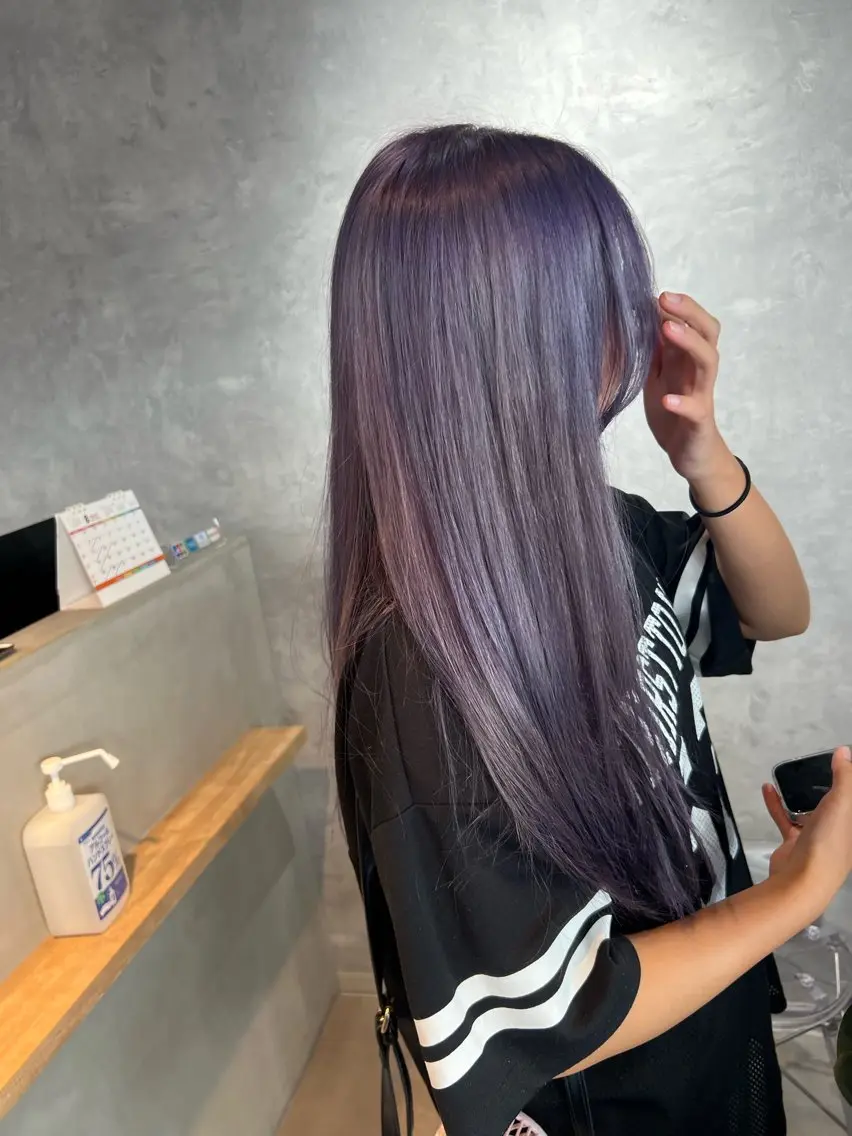 ロング motoトップカラー リスト/ブリーチカラのヘアスタイル
