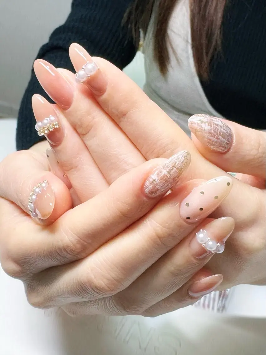 セミロング ハンドネイル rose ネイルサロンのネイルデザイン