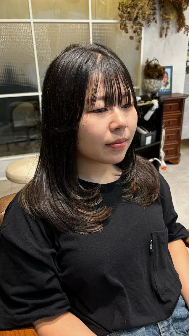 ロング 顔まわりレイヤー 顔周りカット レイヤーカット &Maison. LILIのヘアスタイル