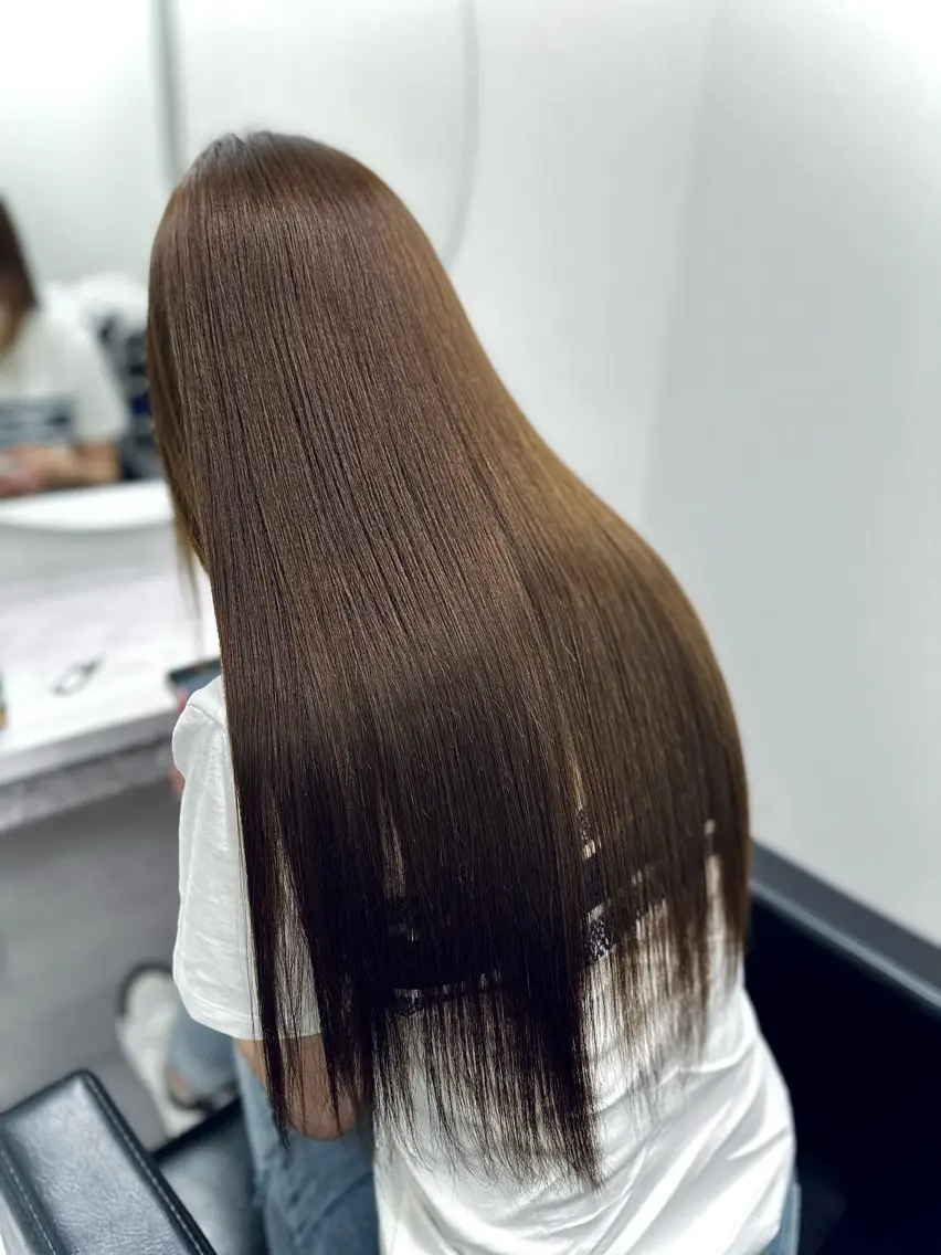 ロング アッシュ カット ヘアカラー 縮毛矯正 トリートメント JYO 髪質改善専門家のヘアスタイル