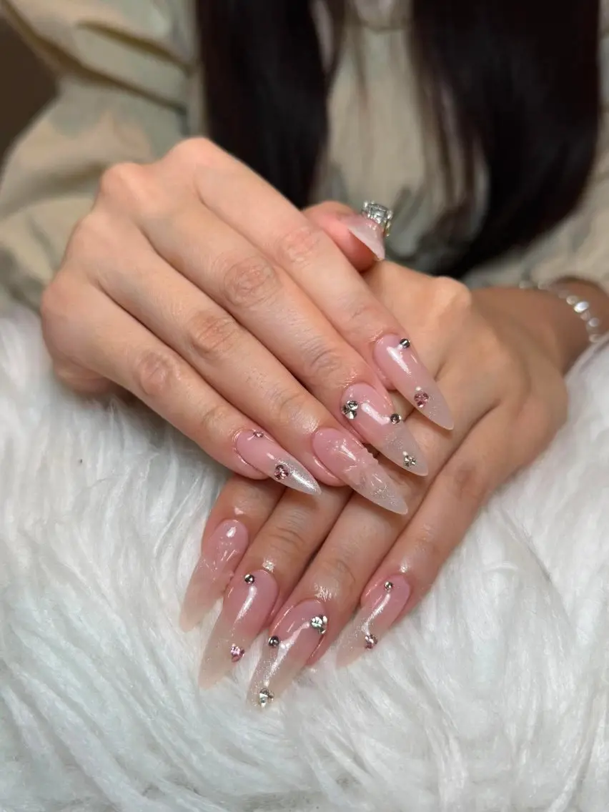 ネイル アートネイル ジェルネイル ニュアンスネイル シンプルネイル ハンドネイル Nie Nail Shinokuboのネイルデザイン