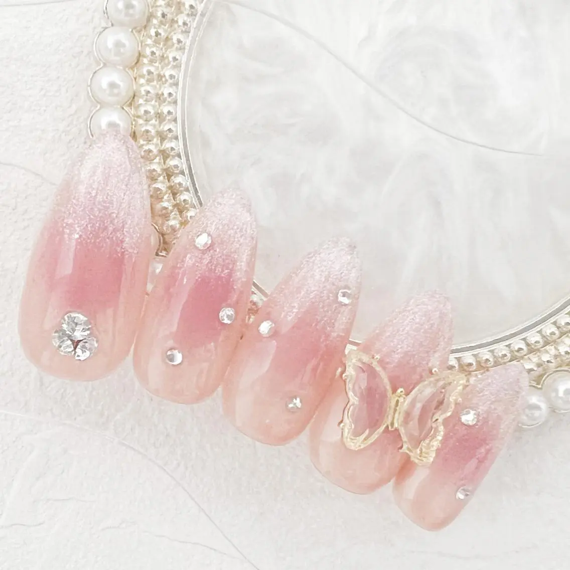 ネイル チークネイル グラデーション マグネットネイル ワンホンネイル rouse nail RISATOのネイルデザイン