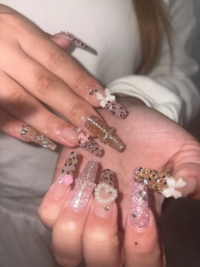 ネイル ハンドネイル yuria 🎀海外ネイル🌺のネイルデザイン