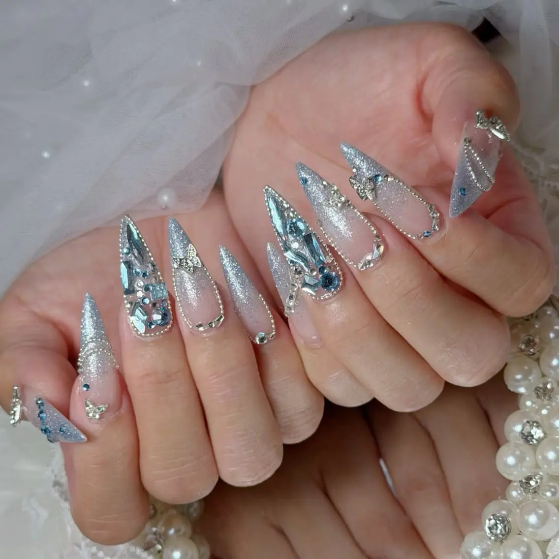 ネイル アートネイル ボルドー フレンチネイル ジェルネイル 氷ネイル・うるうるネイル ハンドネイル Julie NailSalonのネイルデザイン