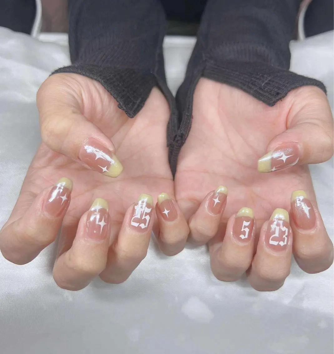 ネイル 長さ出し グラデーション 卒業式 キラキラネイル マグネットネイル ハンドネイル Lee Nailsのネイルデザイン