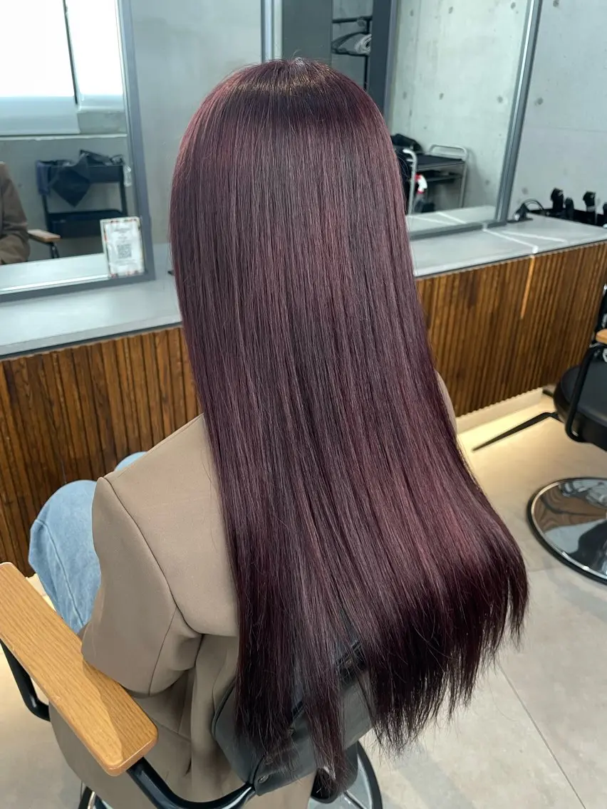 カラー レッドカラー 小笠原 愛菜のヘアスタイル