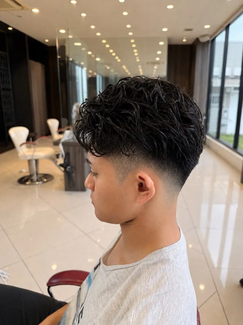 パーマ メンズ 鈴木 瑛介のヘアスタイル