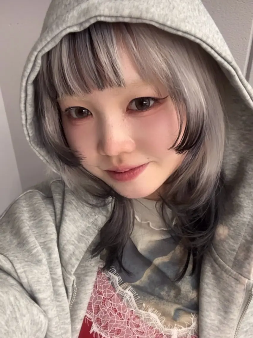セミロング カラー ヘアカラー デザインカラー /rioのヘアスタイル