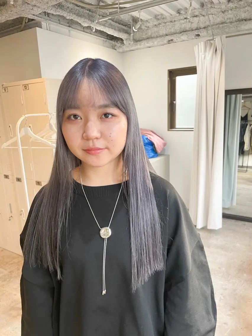 ロング カラー ベージュカラー グレージュ シルバー カット ヘアカラー Takuma Suzuki中目黒のヘアスタイル