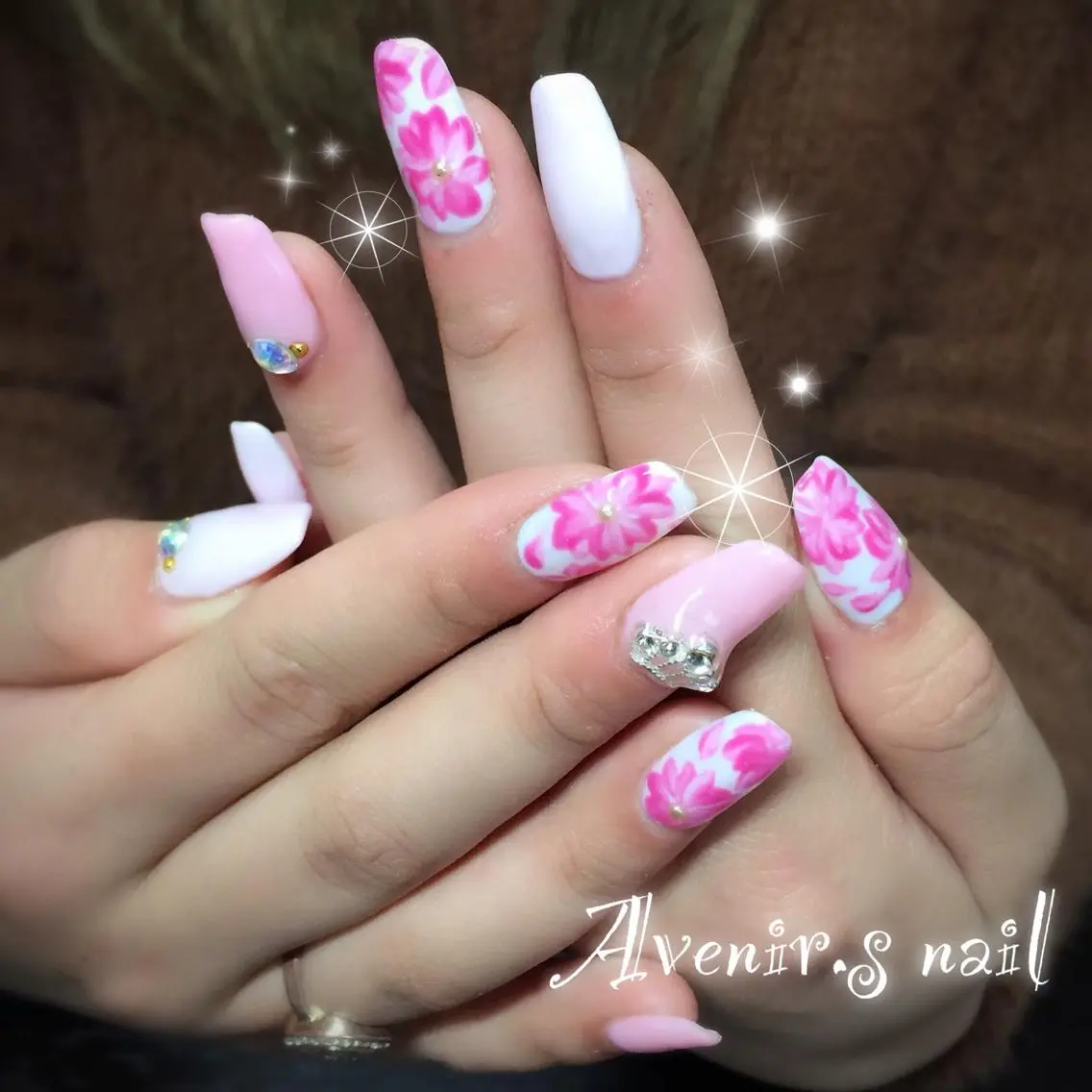 ネイル フラワーネイル ジェルネイル スカルプネイル Home Salon Avenir.のネイルデザイン