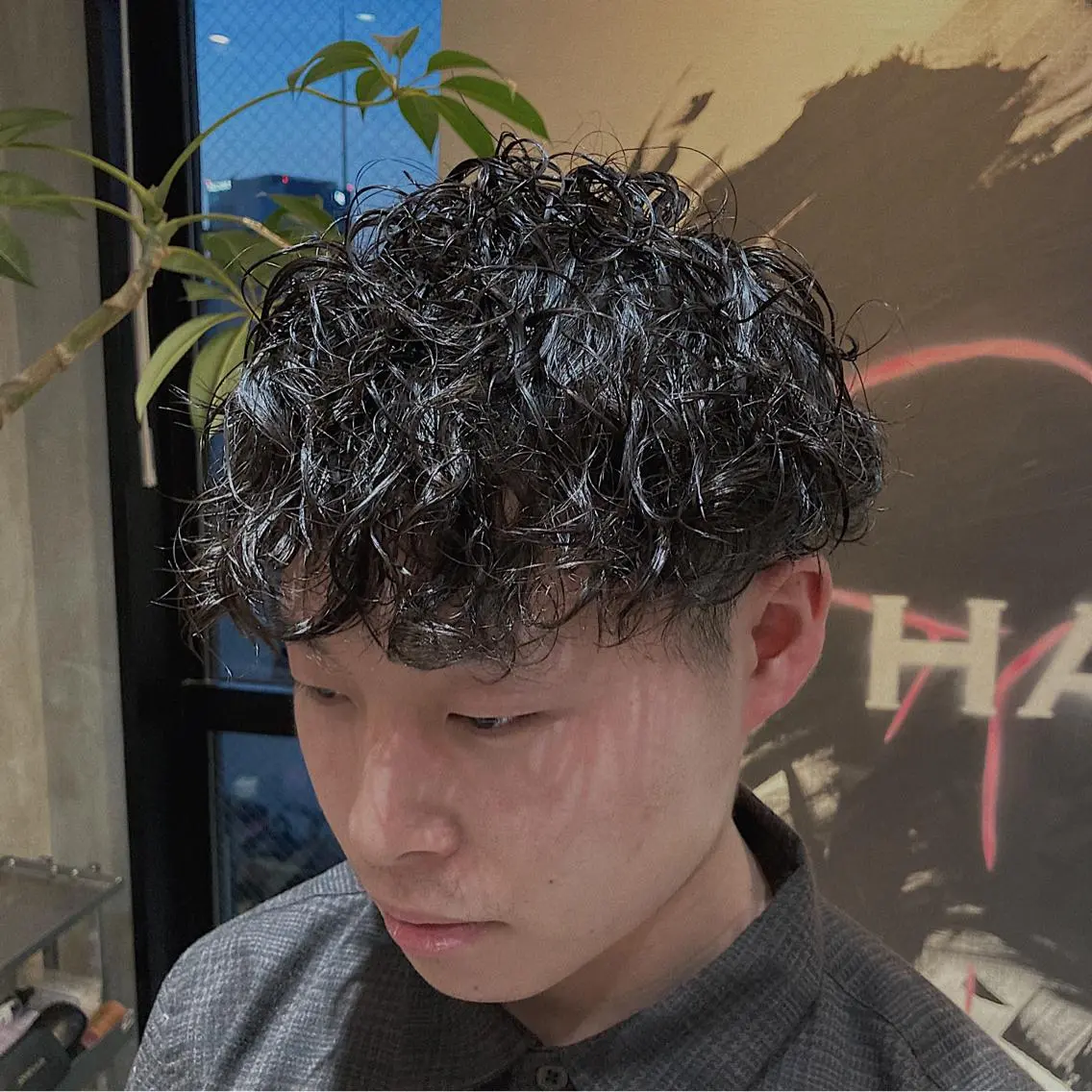 ショート パーマ メンズ マッシュ 波巻きスパイラルパー マ/シャドウパーマ駿のヘアスタイル