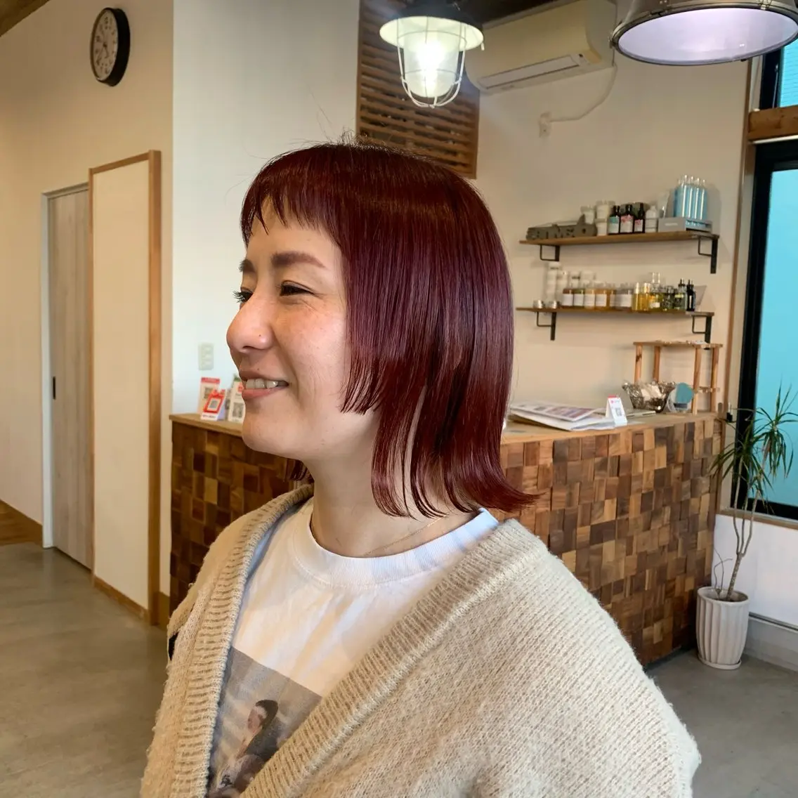 カラー コウノス マサコのヘアスタイル