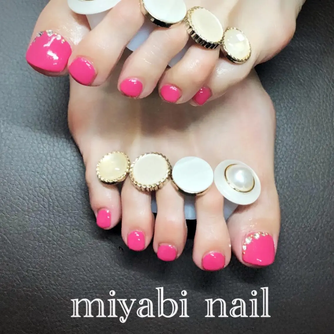 ネイル アートネイル フットネイル 持ち込み ワンカラーネイル ピンク フットネイル miyabi nail 桂川駅近くのネイルデザイン