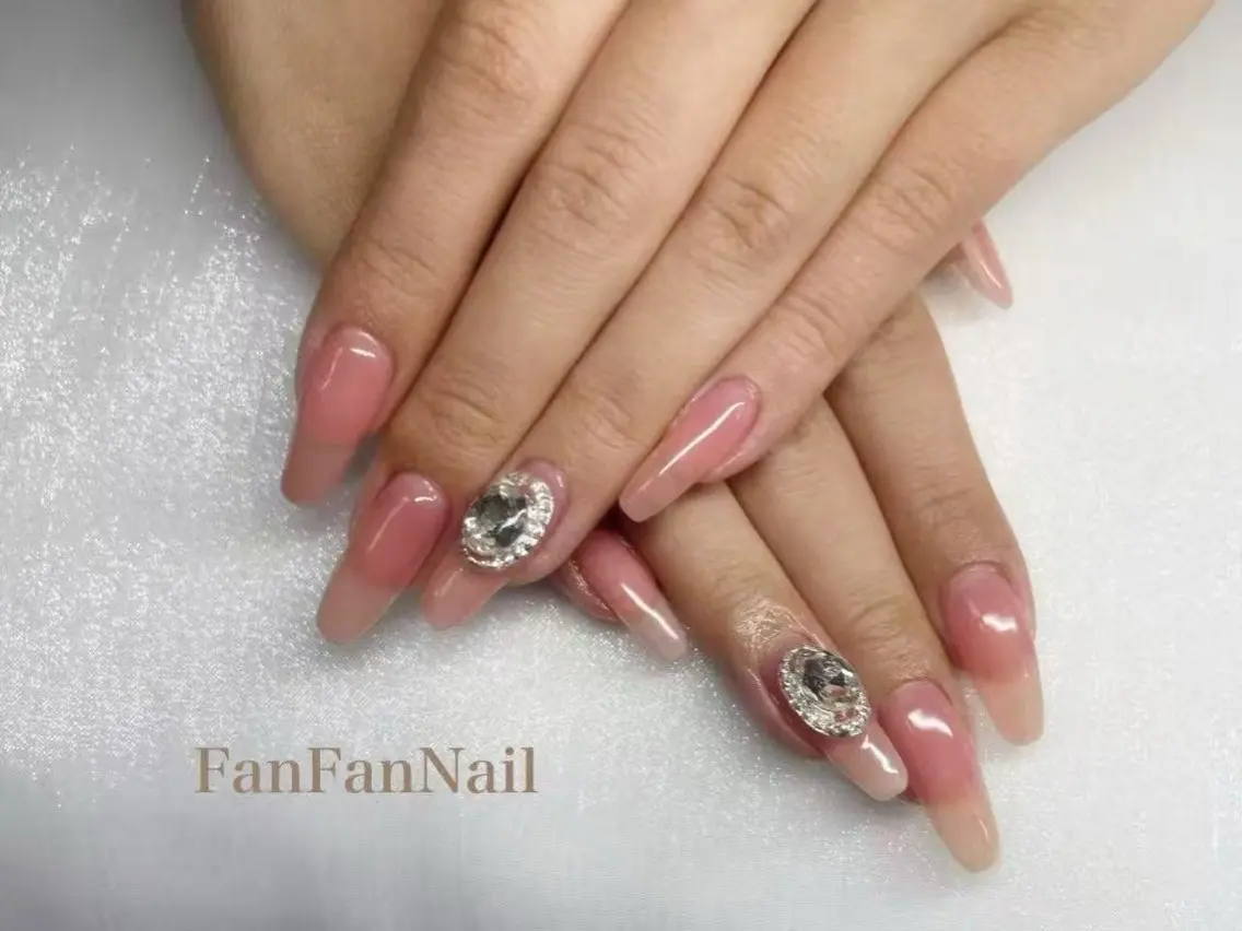 ネイル Mona FanfanNailのネイルデザイン