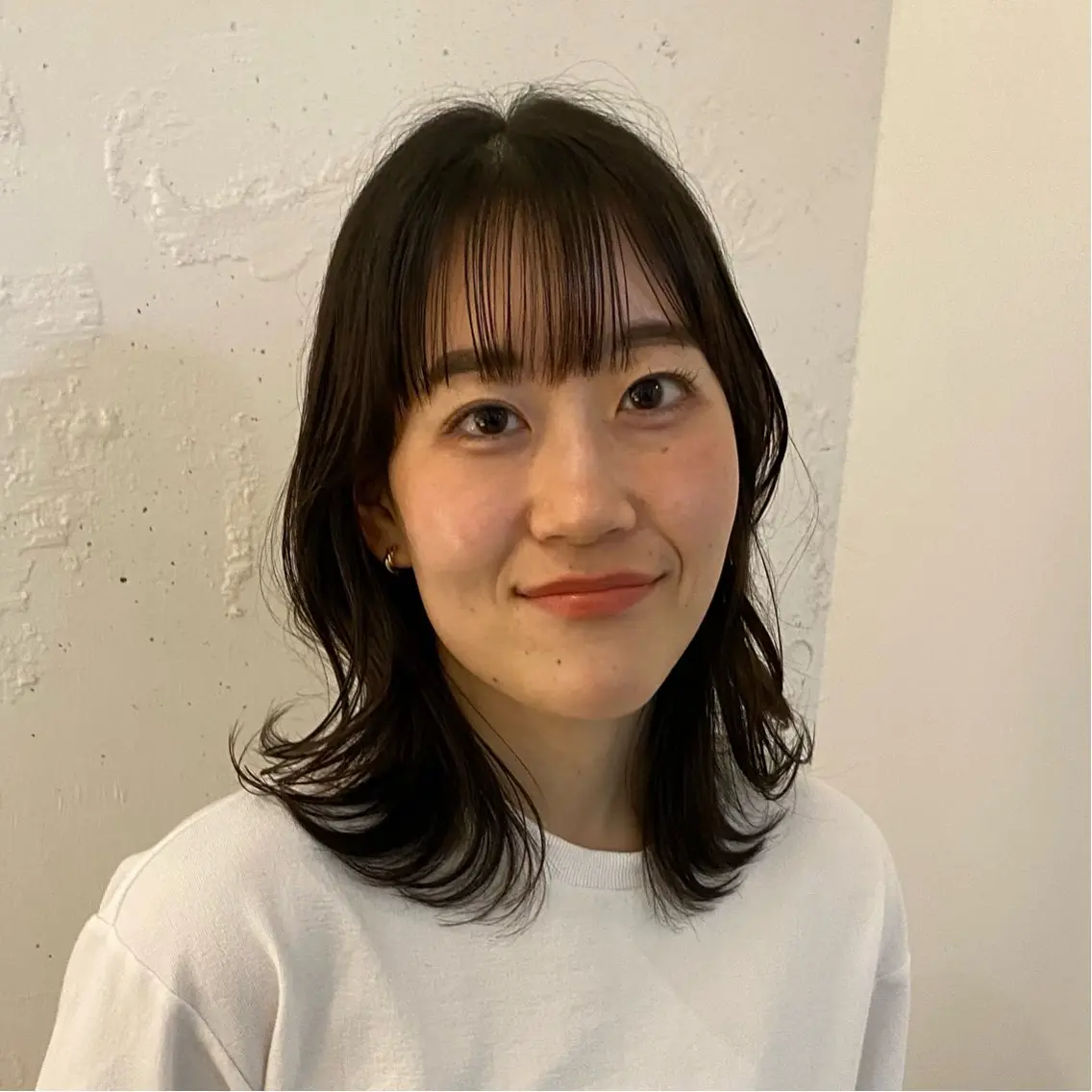 ミディアム カラー ミディアムレイヤー くびれヘア レイヤーカット カット ヘアカラー トリートメント 関 桃萌果のヘアスタイル