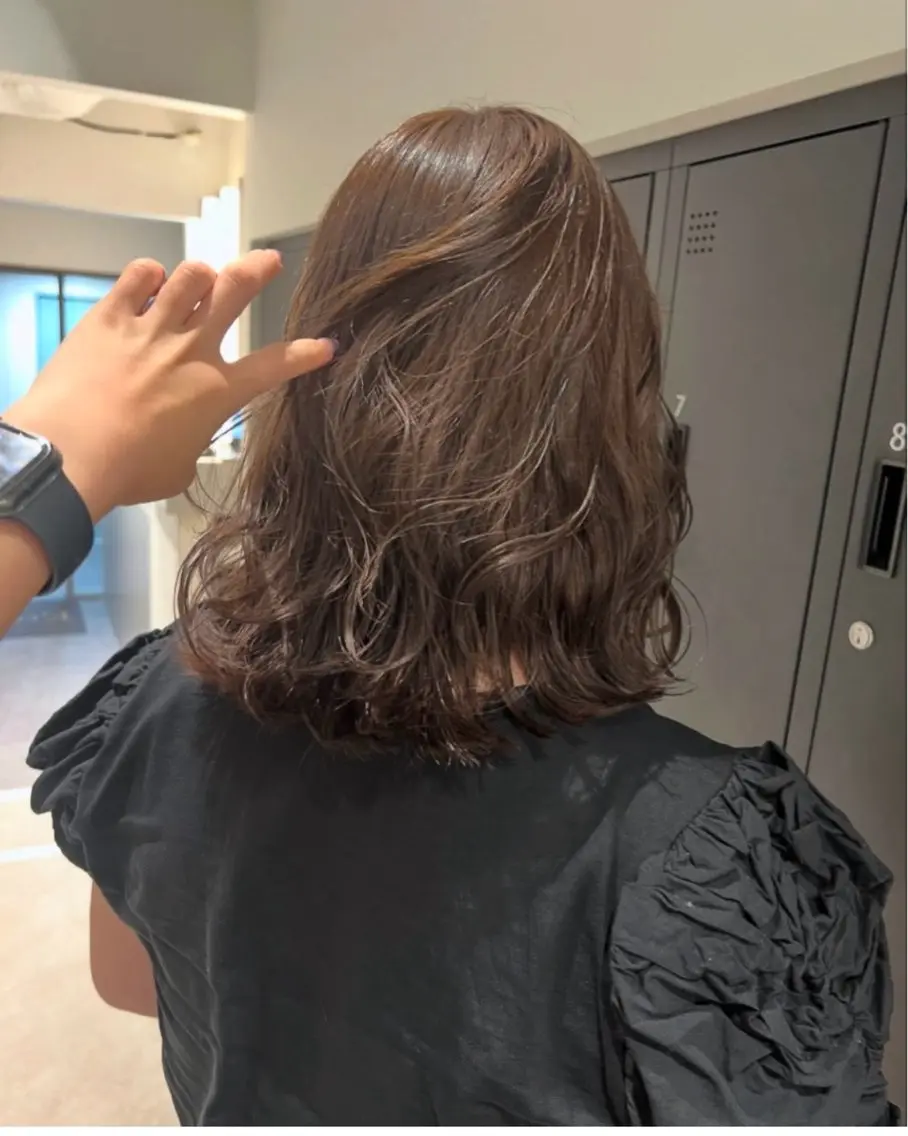 ミディアム カラー ヘアアレンジ ベージュカラー ブラウンカラー 暗髪カラー🫐パーマ おくだりんかのヘアスタイル