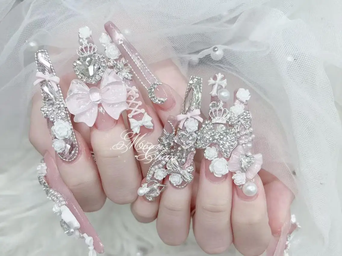 ネイル 長さ出し キラキラネイル 韓国ネイル ロングネイル 持ち込み ハンドネイル ハンドケア MUNI🎀  NAIL のネイルデザイン