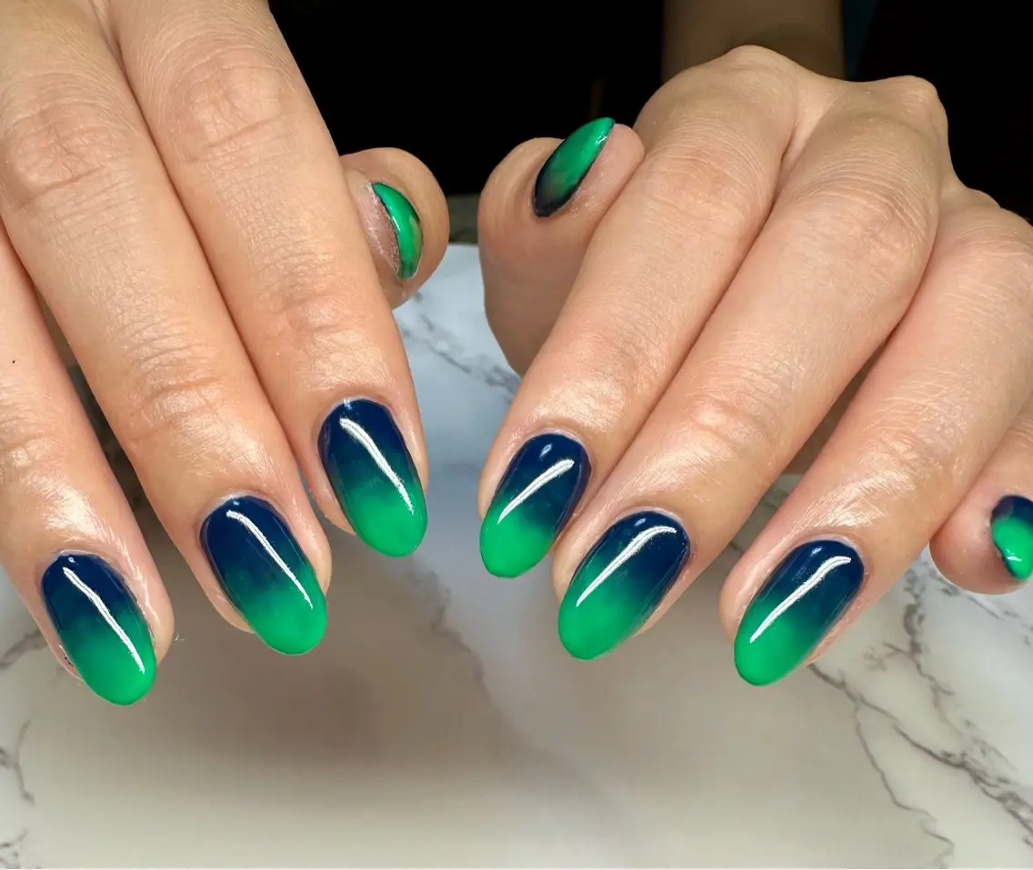 ネイル キラキラネイル マグネットネイル ミラーネイル ニュアンスネイル ワンカラーネイル Mai’s nailのネイルデザイン