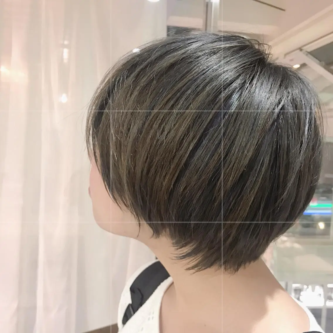 ショート カラー くせ毛 ショートヘア 🩵MAI🩵 レイヤーカットのヘアスタイル
