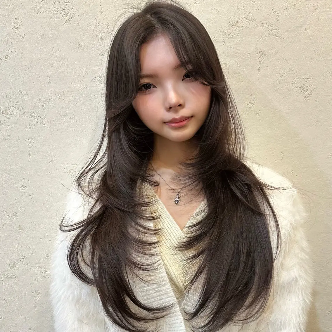 セミロング カット ヘアカラー トリートメント 🌹ハッシュカット、 レイヤー韓国ヘア🌹のヘアスタイル