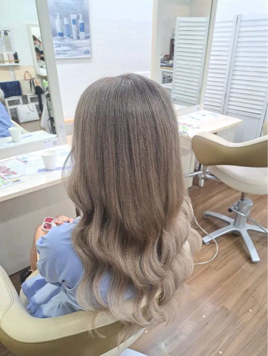 ロング エクステ ヘアカラー トリートメント GLOSS 心斎橋 山上のヘアスタイル