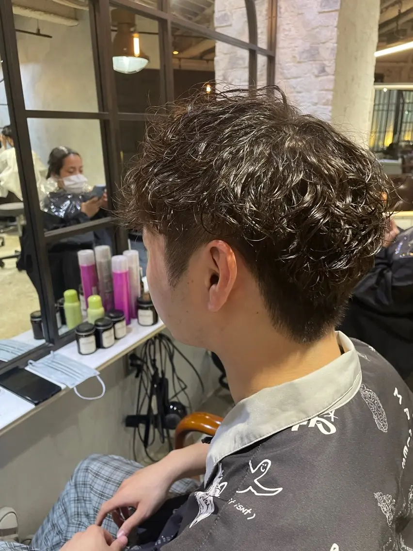 パーマ メンズ メンズパーマ 波巻きパーマ スパイラルパーマ マンツーマン 髪質改善　工藤のヘアスタイル
