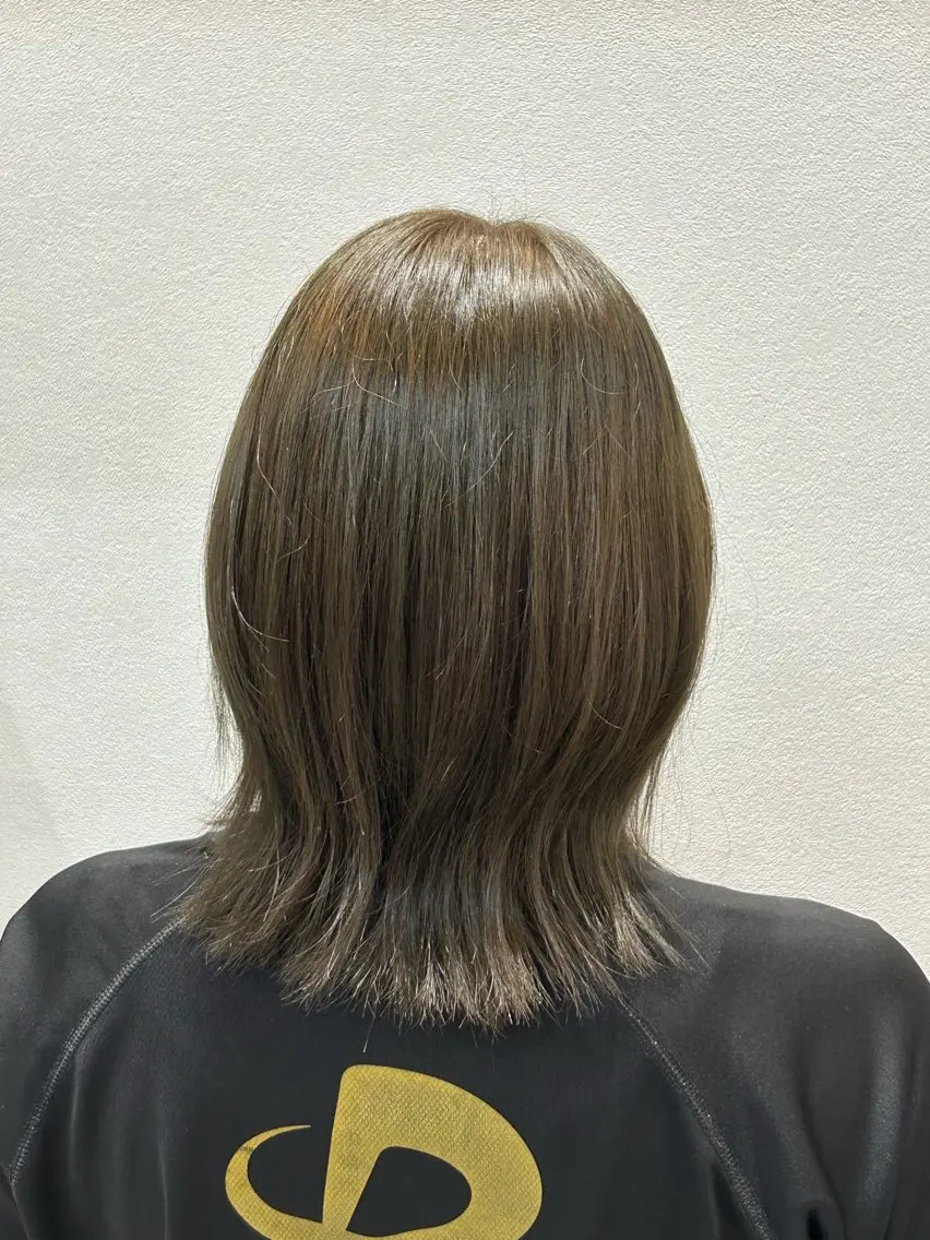 ミディアム カラー ベージュカラー 透明感カラー オリーブベージュ くびれヘア ヘアカラー NewStyle SO-HOのヘアスタイル