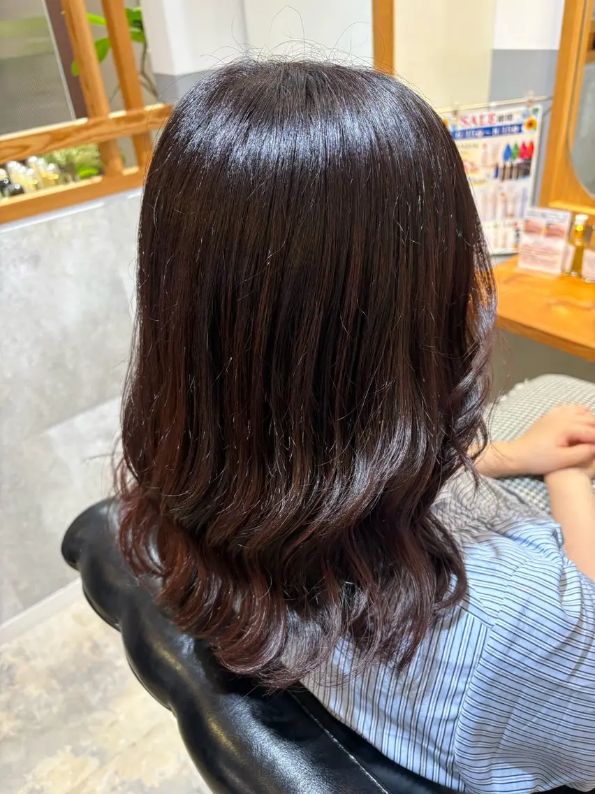 ミディアム カット ヘアカラー トリートメント Shiina シイナのヘアスタイル
