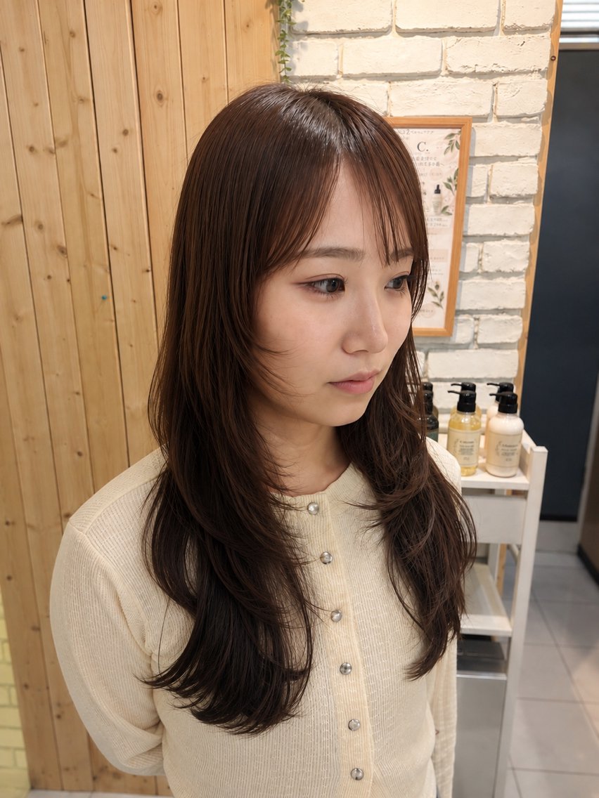 ロング くびれヘア レイヤーカット 石渡 瑠菜のヘアスタイル