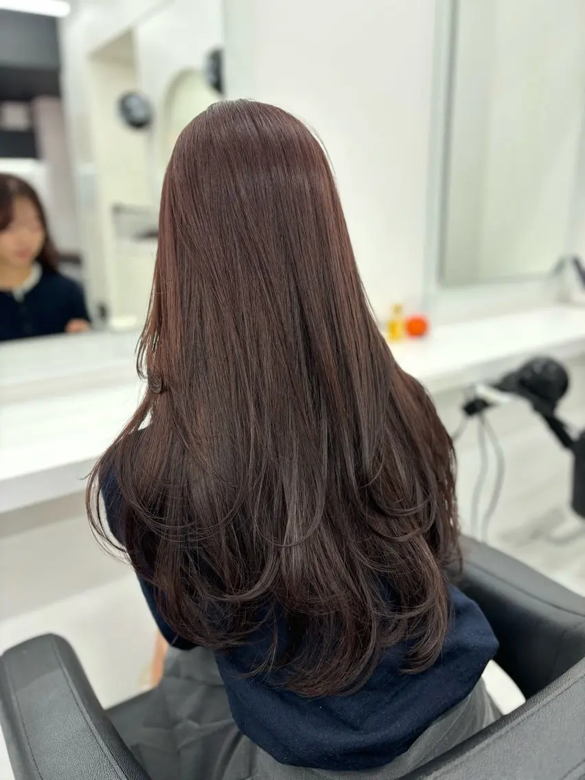 ロング カラー 抜け感レイヤー︴ ニュアンスカラーのヘアスタイル