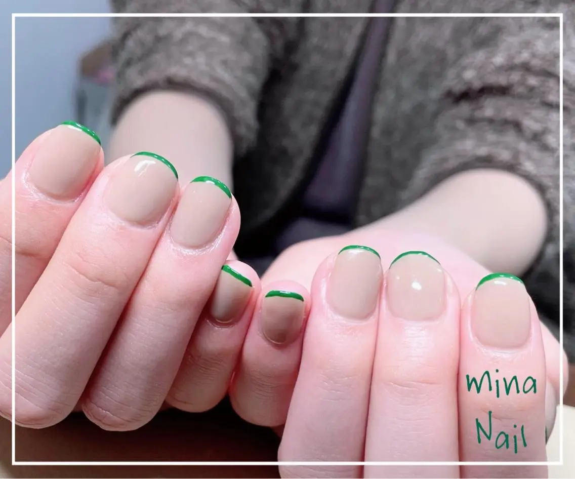 ネイル フレンチネイル グリーン スクエアネイル mina Nailのネイルデザイン