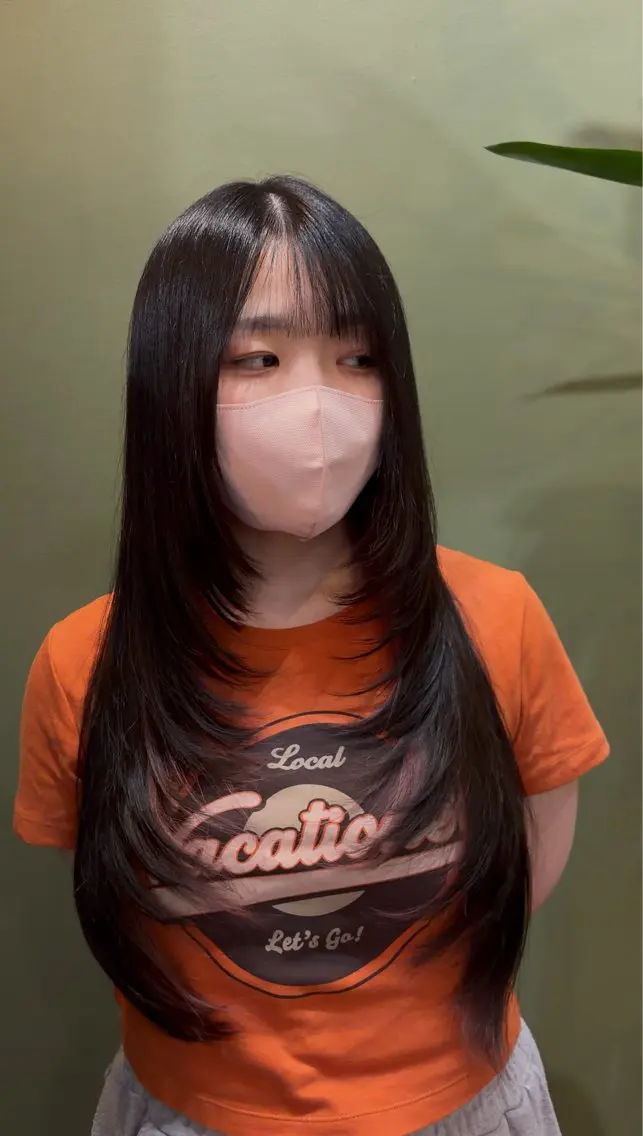 ロング ロングレイヤー レイヤーカット ロング 内山 優のヘアスタイル